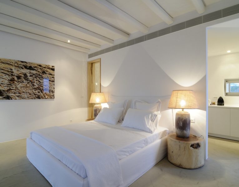 Villa-Apolollonia-Paros-by-Olive-Villa-Rentals-bedroom