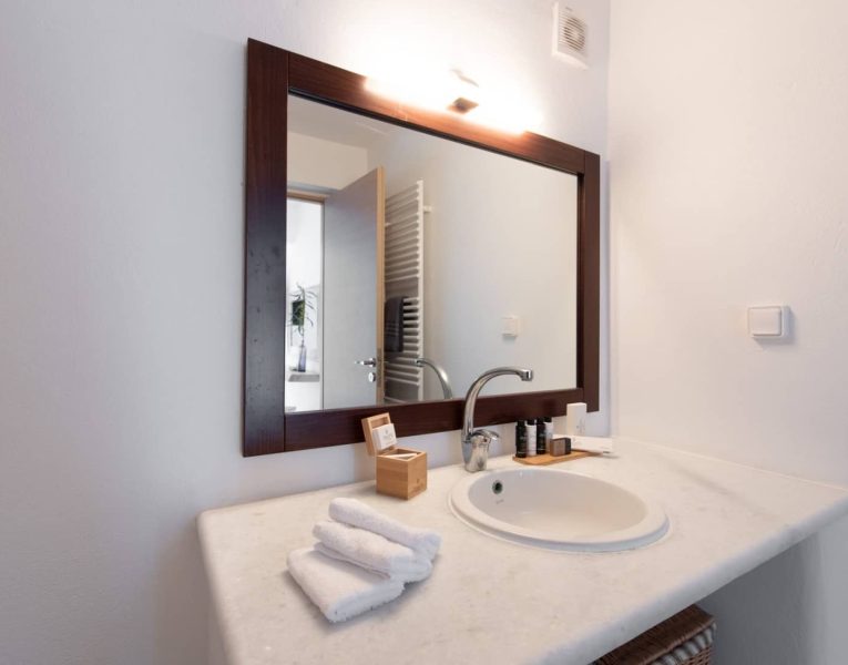 Villa- Coco Complex -Paros-by-Olive-Villa-Rentals-bathroom