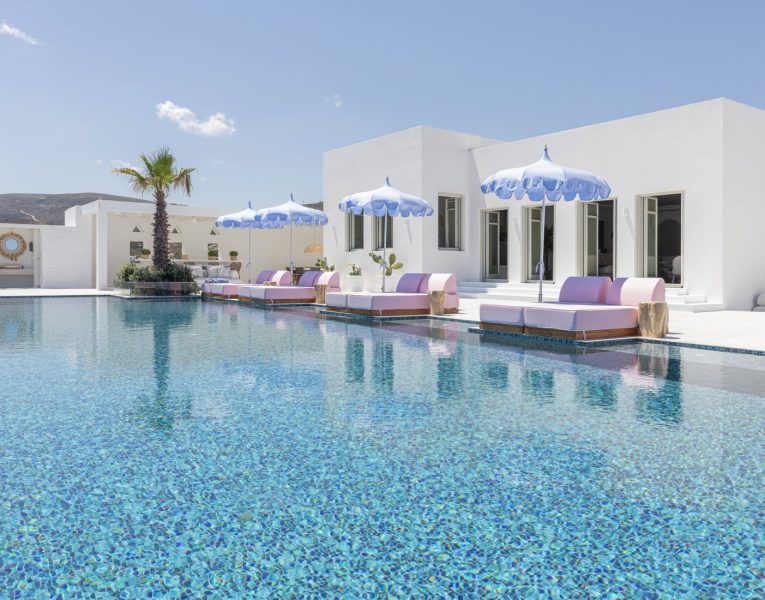 Villa-Skyness-Paros-by-Olive-Villa-Rentals-pool-area