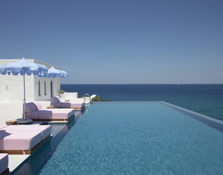 Villa-Skyness-Paros-by-Olive-Villa-Rentals-pool-area
