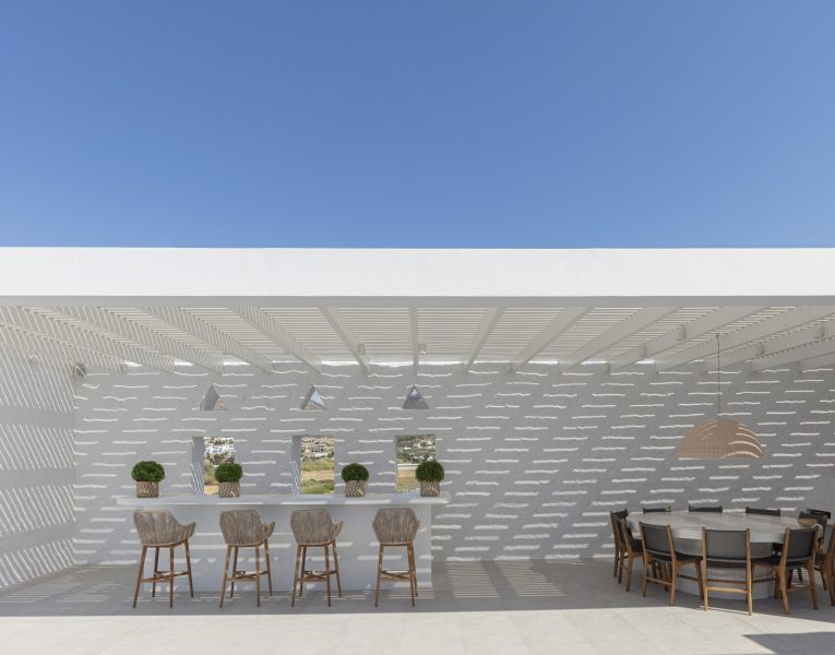 Villa-Skyness-Paros-by-Olive-Villa-Rentals-exterior-dining