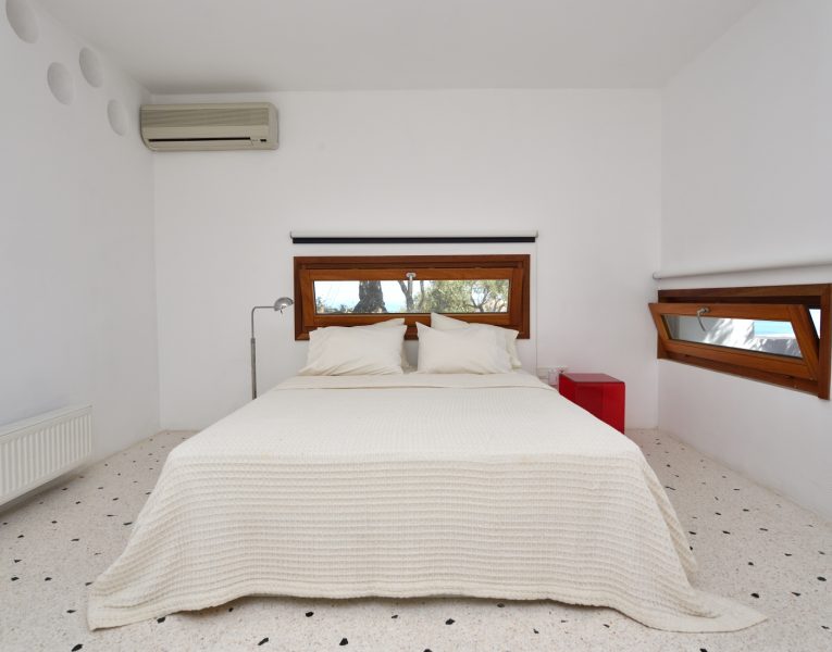 Villa Sunflower in Paros by Olive Villa Rentals