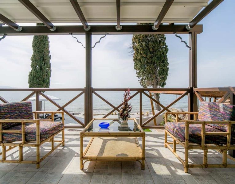 Villa-Palma-Pelion-by-Olive-Villa-Rentals-veranda