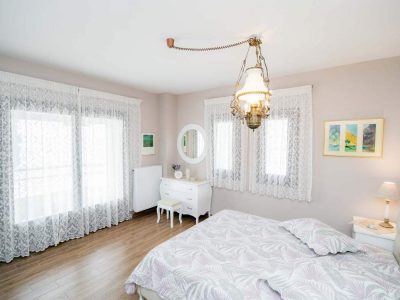 Villa-Palma-Pelion-by-Olive-Villa-Rentals-master-bedroom