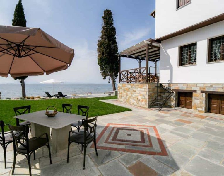 Villa-Palma-Pelion-by-Olive-Villa-Rentals-outdoor-area-dining