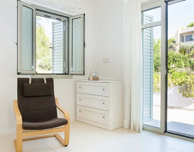 Villa- Cilegia-Porto Heli-by-Olive-Villa-Rentals-bedroom-upper-floor