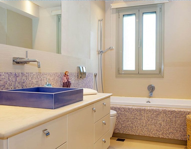 Villa- Cilegia-Porto Heli-by-Olive-Villa-Rentals-bathroom-upper-floor-shared
