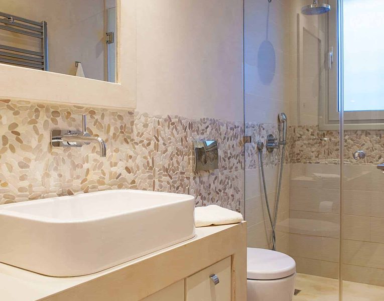 Villa- Cilegia-Porto Heli-by-Olive-Villa-Rentals-bathroom-ensuite-lower-floor