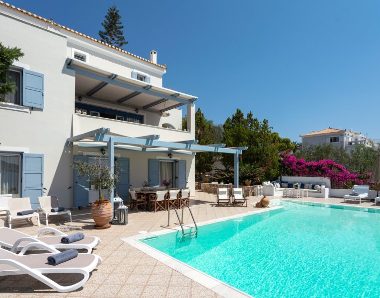 Viila Mneme in Porto Heli by Olive Villa Rentals