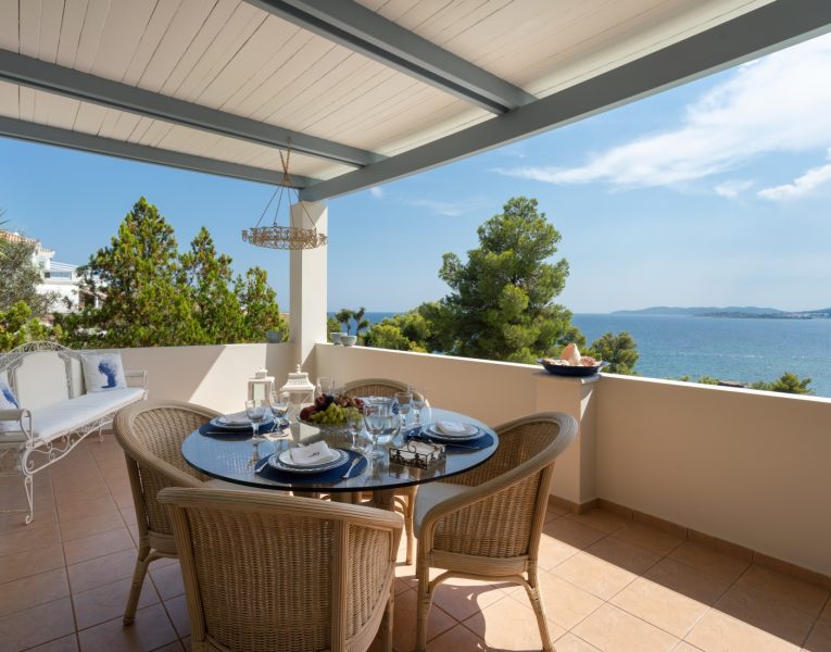 Viila Mneme in Porto Heli by Olive Villa Rentals