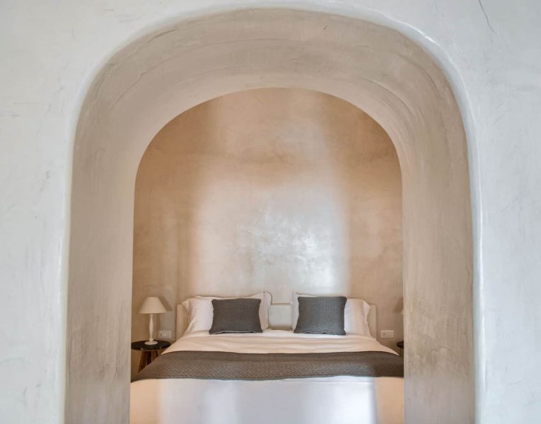 Villa-Fleur-Santorini-by-Olive-Villa-Rentals-bedroom