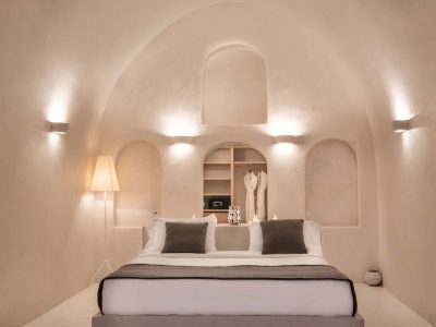 Villa-Fleur-Santorini-by-Olive-Villa-Rentals-bedroom