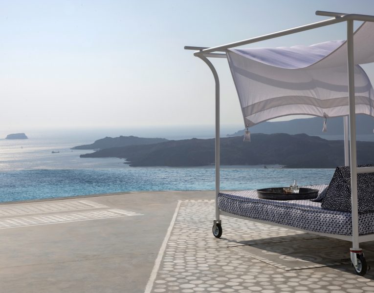 Erosantorini, an exquisite villa with sunset view, by Olive Villa Rentals