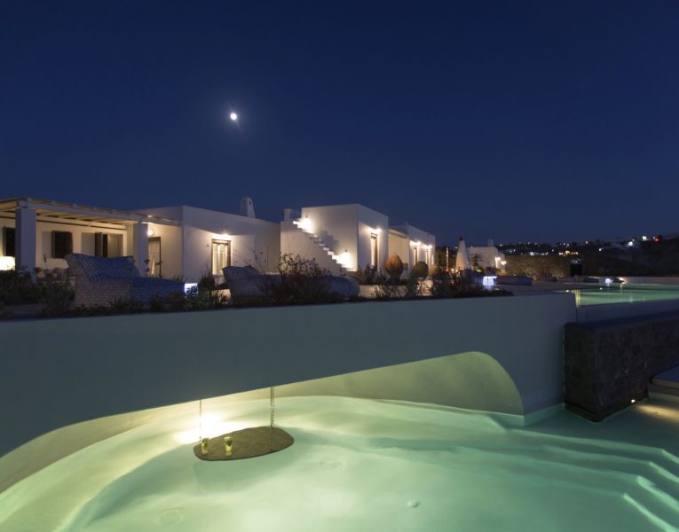 Erosantorini, an exquisite villa by Olive Villa Rentals