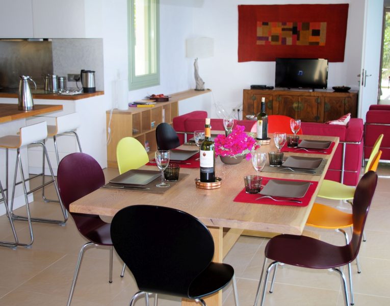 Villa-Breeze-Skopelos-by-Olive-Villa-Rentals-dining-area