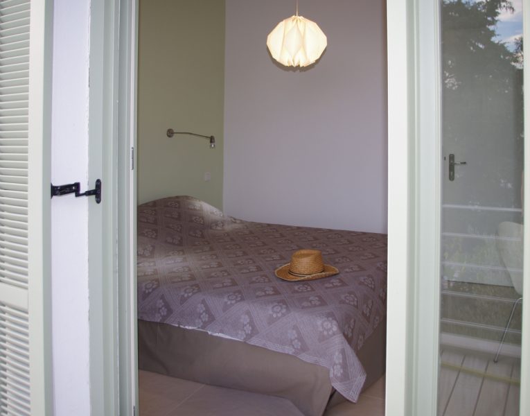 Villa-Breeze-Skopelos-by-Olive-Villa-Rentals-bedroom