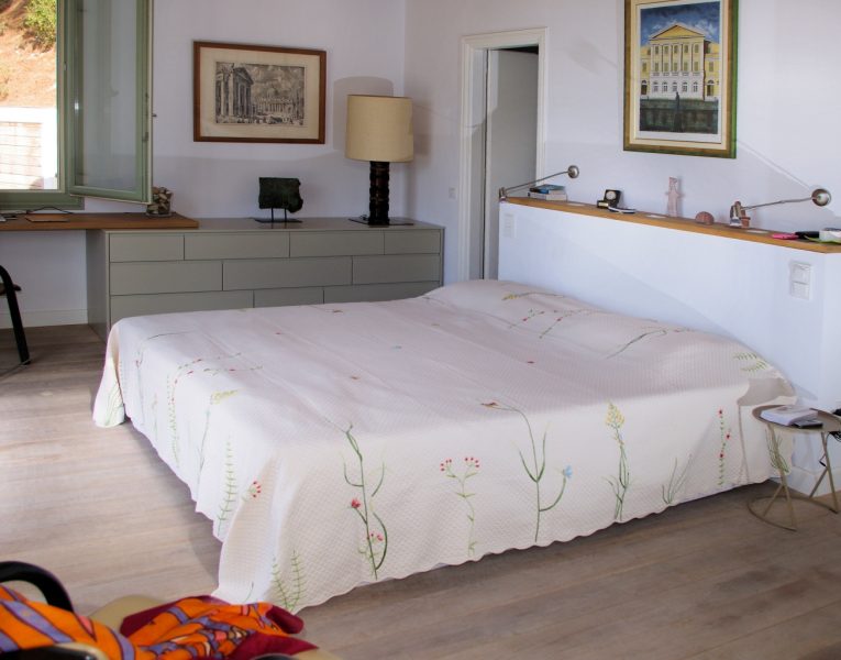 Villa-Breeze-Skopelos-by-Olive-Villa-Rentals-bedroom