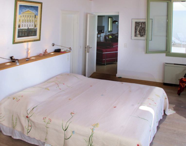 Villa-Breeze-Skopelos-by-Olive-Villa-Rentals-bedroom