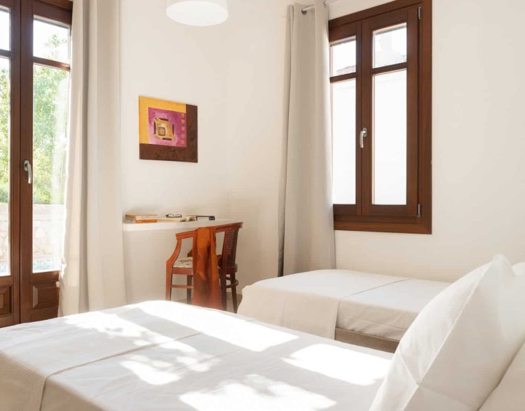 Villa- Blossom-Spetses-by-Olive-Villa-Rentals-bedroom