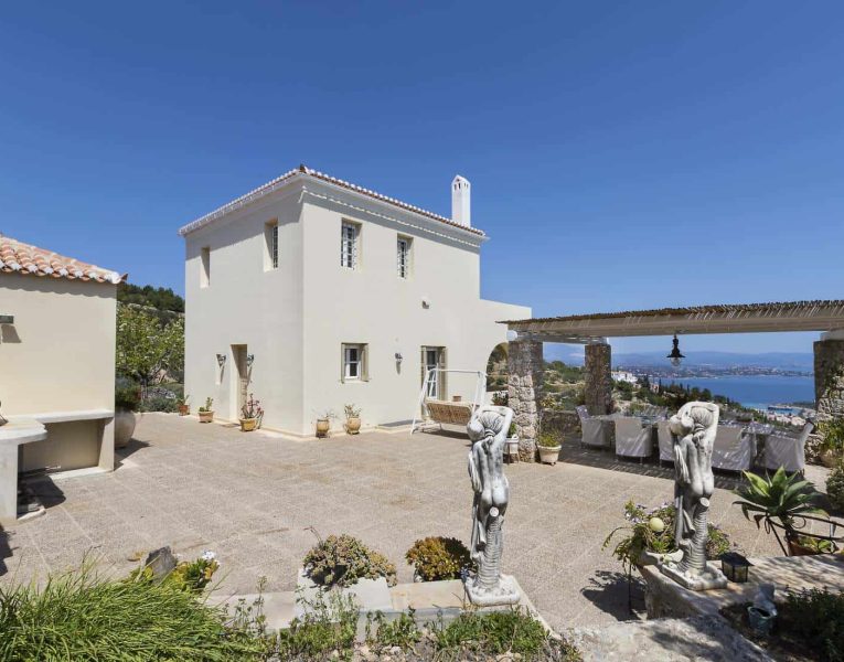 Villa- Lilium -Spetses-by-Olive-Villa-Rentals-exterior-area