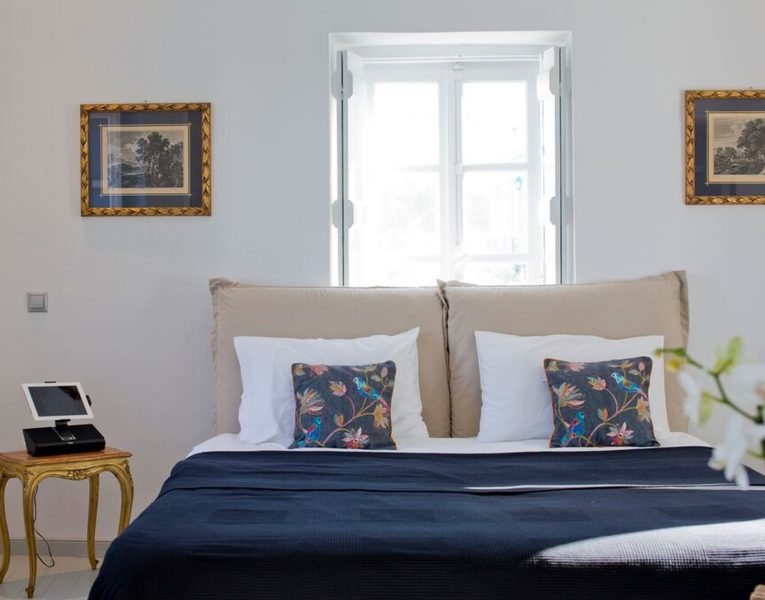 Villa-Sparkle-Spetses-by-Olive-Villa-Rentals-bedroom