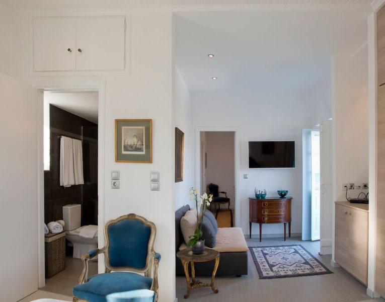 Villa-Sparkle-Spetses-by-Olive-Villa-Rentals-bedroom