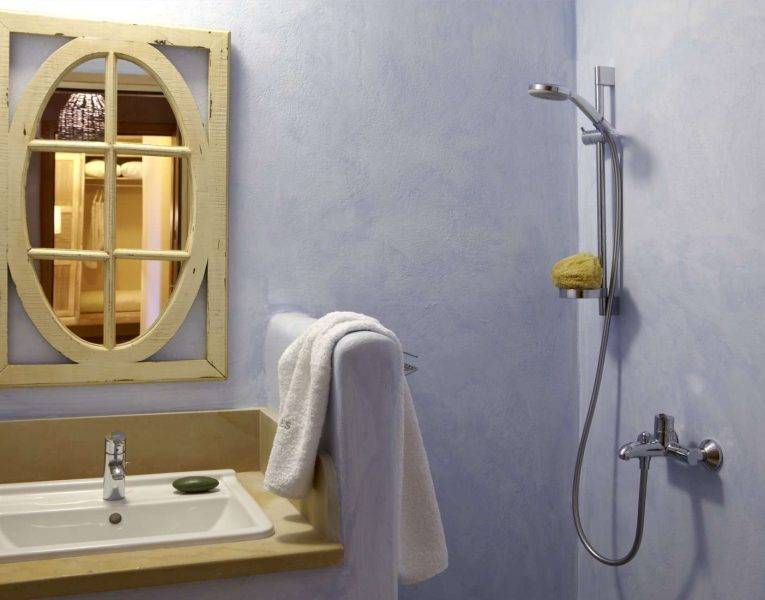 Villa-Levante-Tinos-by-Olive-Villa-Rentals-bathroom