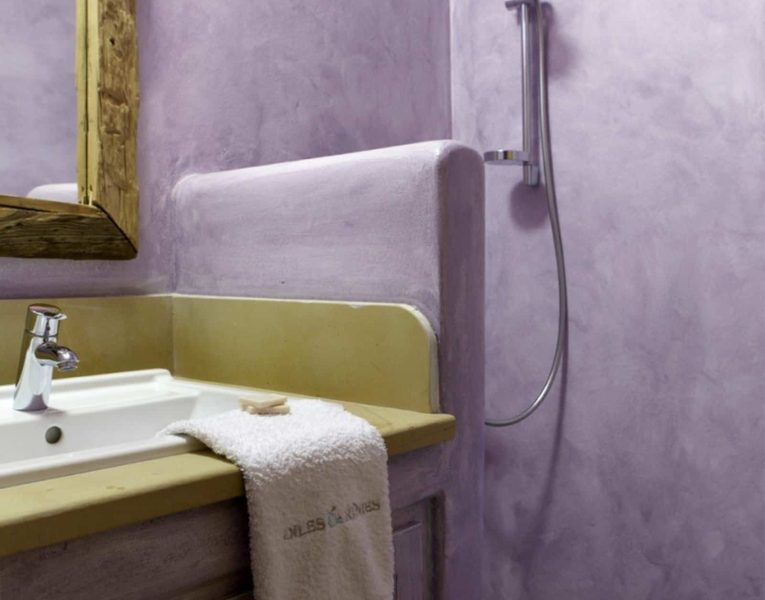Villa-Libeccio-Tinos-by-Olive-Villa-Rentals-bathroom