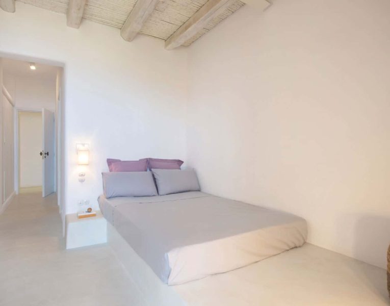 Villa- Serendipity-Tinos-by-Olive-Villa-Rentals-bedroom