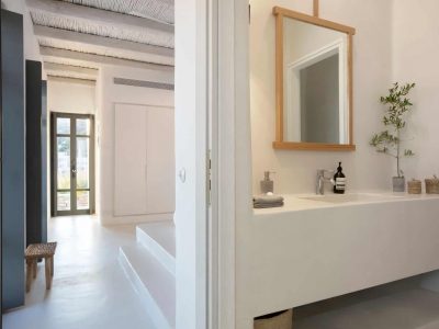 Villa- Serendipity-Tinos-by-Olive-Villa-Rentals-bathroom