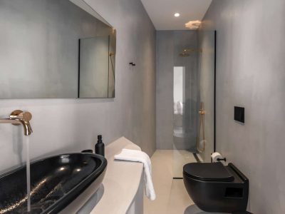 Villa- Isolde-Kea-by-Olive-Villa-Rentals-lower-level-suite-1-bathroom