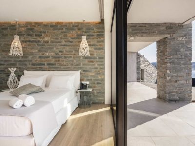Villa- Isolde-Kea-by-Olive-Villa-Rentals-lower-level-suite-2