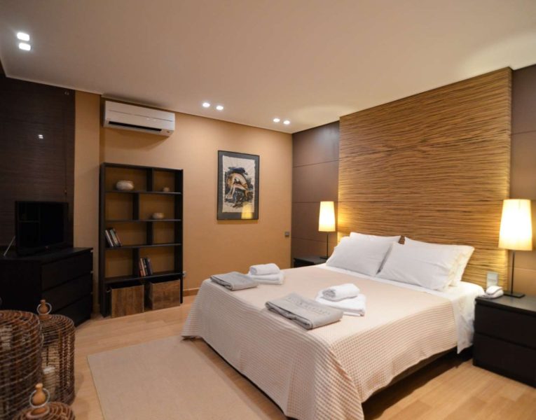Villa-Copper-Evia-by-Olive-Villa-Rentals-bedroom