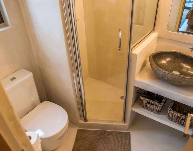 Villa-Copper-Evia-by-Olive-Villa-Rentals-bathroom