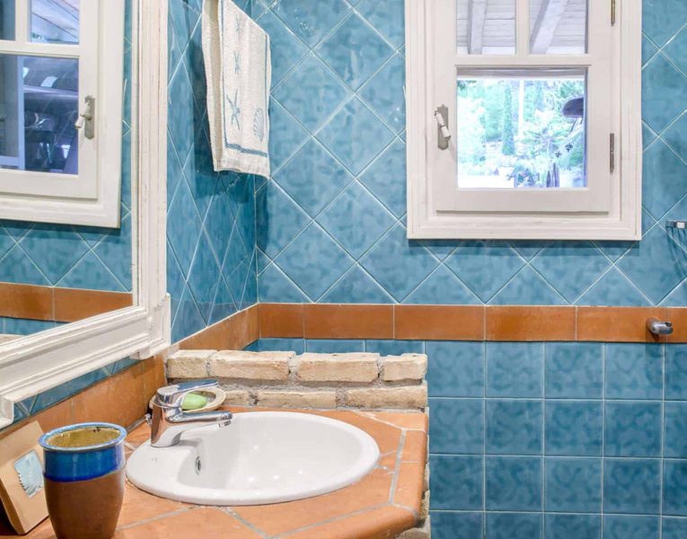 Villa Dantea in Porto Heli Greece, bathroom, by Olive Villa Rentals