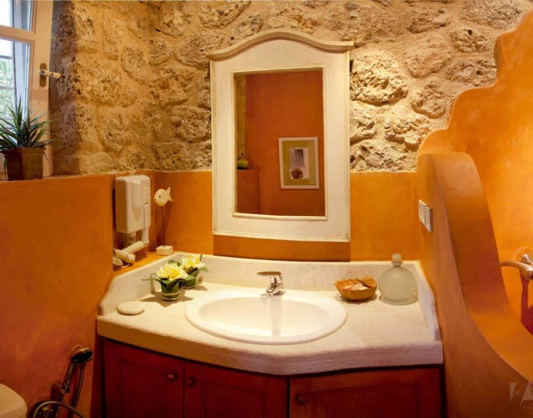 Villa Dantea in Porto Heli Greece, bathroom 5, by Olive Villa Rentals