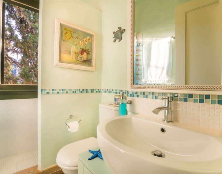 Villa Veneta in Spetses Greece, bathroom 6, by Olive Villa Rentals