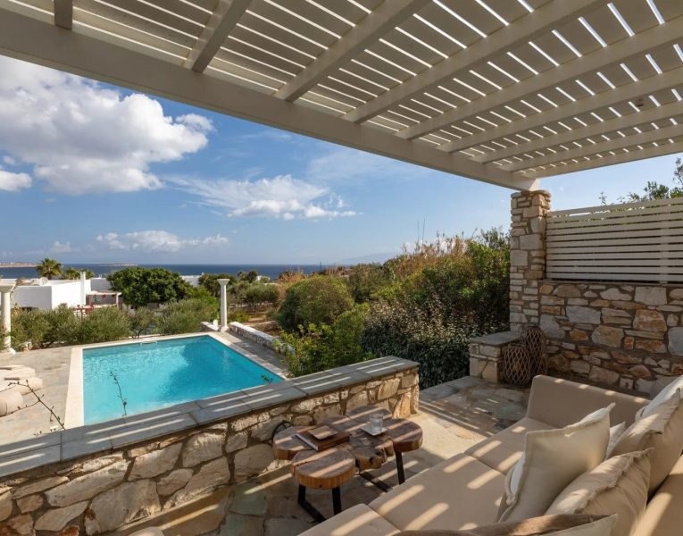 Villa Clarisse in Paros by Olive Villa Rentals