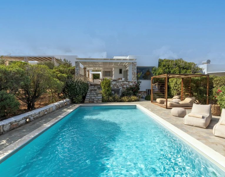 Villa Clarisse in Paros by Olive Villa Rentals