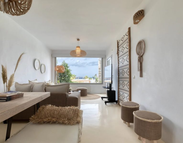 Villa Clarisse in Paros by Olive Villa Rentals