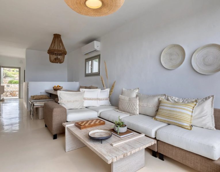 Villa Clarisse in Paros by Olive Villa Rentals