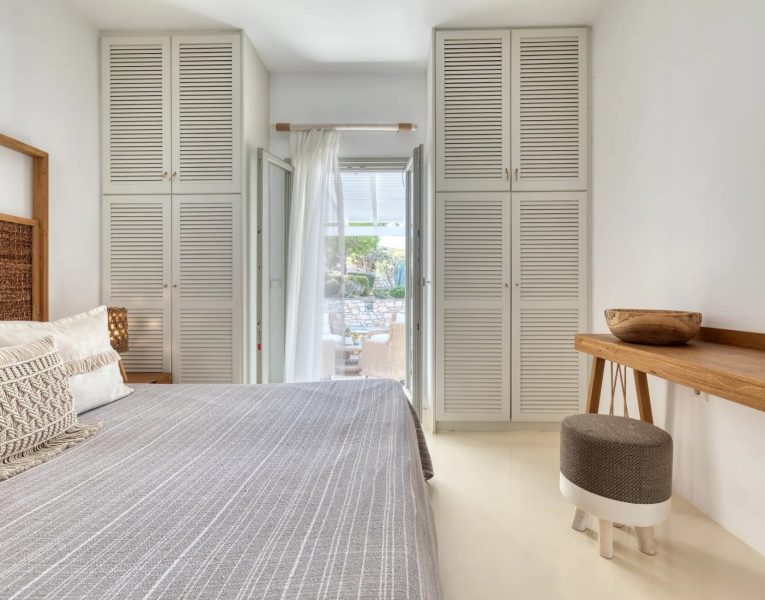 Villa Clarisse in Paros by Olive Villa Rentals