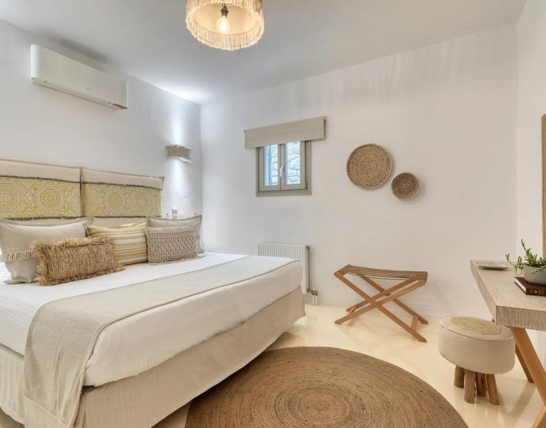 Villa Clarisse in Paros by Olive Villa Rentals