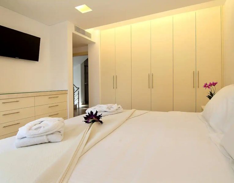 Villa Evelina in Anavissos by Olive Villa Rentals